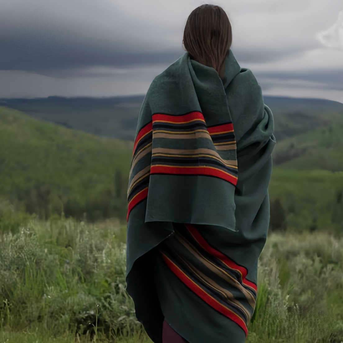 Wool blanket, warm and thick, perfect for camping, travel, and outdoor use 532