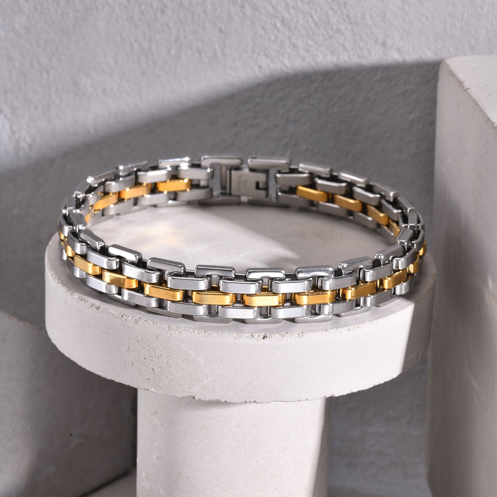 Minimalist men's wide face stainless steel strap gold bracelet 250