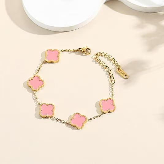 Fashionable new four leaf clover titanium steel plated 18k gold bracelet with mother of pearl that does not fade 266