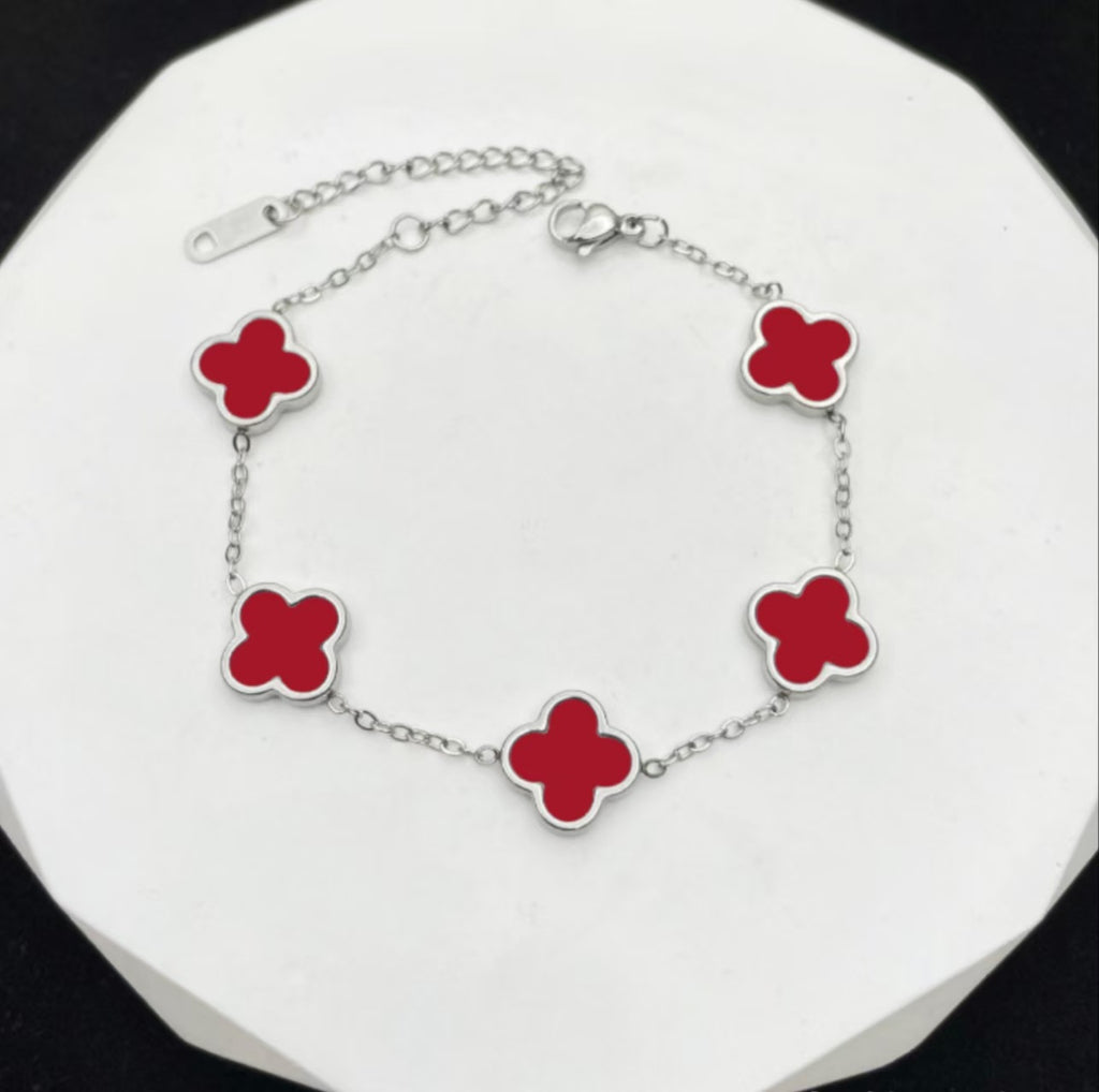 Fashionable new four leaf clover titanium steel plated 18k gold bracelet with mother of pearl that does not fade 266