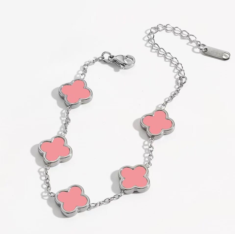 Fashionable new four leaf clover titanium steel plated 18k gold bracelet with mother of pearl that does not fade 266
