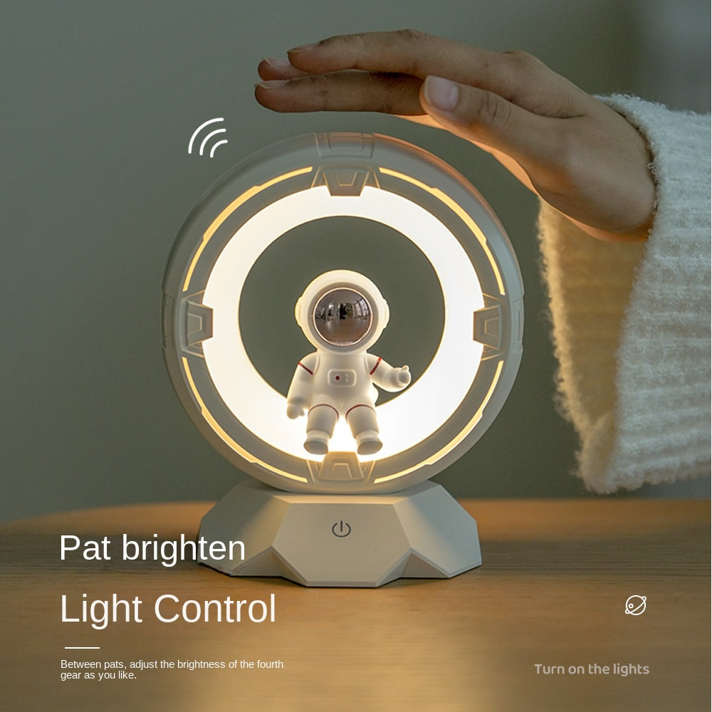 Creative Luminous Night Light Desktop Ornaments Atmosphere Gift Astronaut Night Light 004