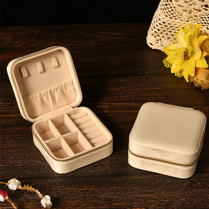 Simple and high-end ins swan velvet jewelry box with mirror 258